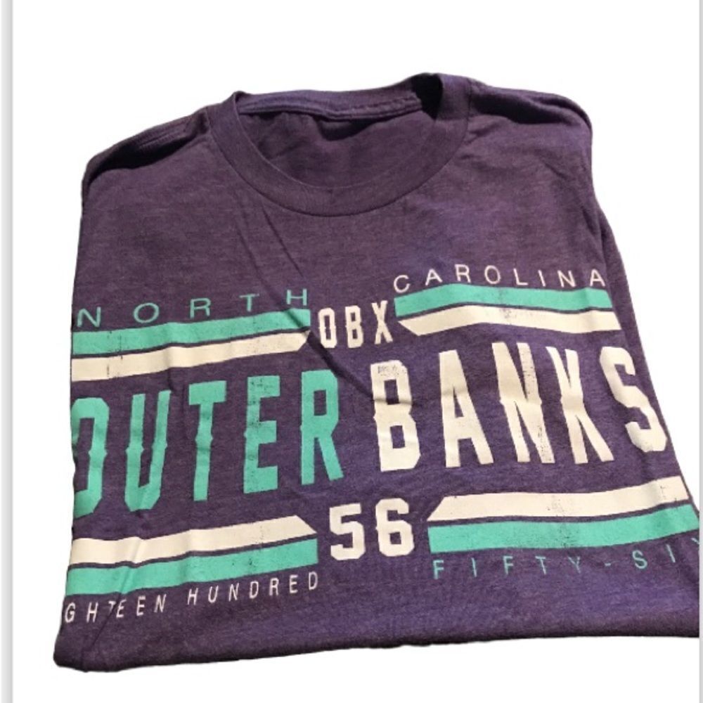 Haves outer banks t shirt never worn. Pretty t shirt